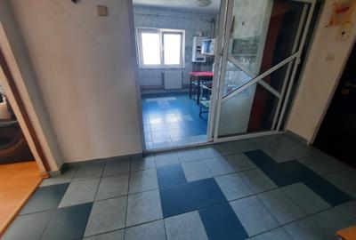 Apartament cu 3 camere decomandat în 13 Septembrie - 13