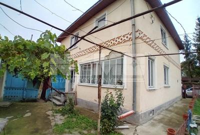 Casă individuală cu 6 camere cu Canalizare în Central - 11