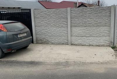 Casă cu 3 camere în Tichilești