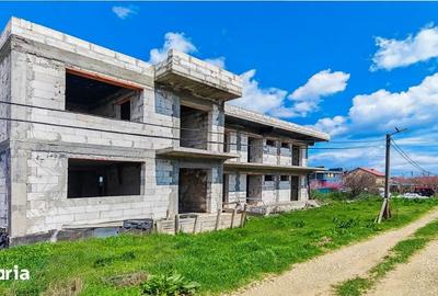 Casă cu 10 camere cu Teren 394 Mp în Agigea - 4