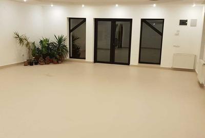 Spațiu comercial, de 75 mp, în Central - 6