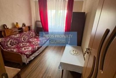 De Vânzare - Apartament 3 Camere, Strada Decebal - 7