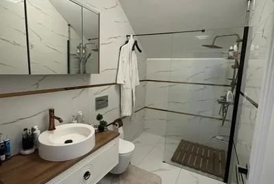 Casă cu 6 camere cu Canalizare în Exterior Est - 20