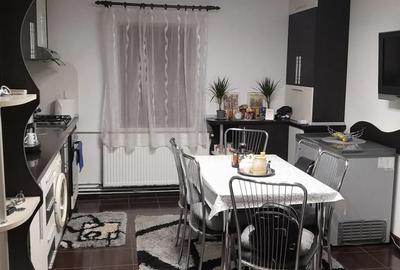 Apartament cu 3 camere decomandat în Govândari - 2