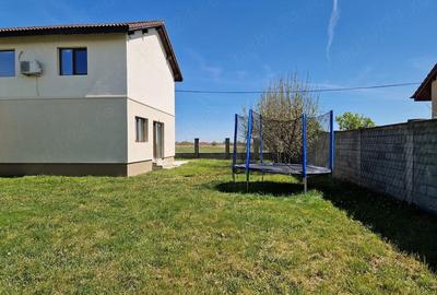 Casă cu 5 camere cu Teren 605 Mp în Moșnița Nouă