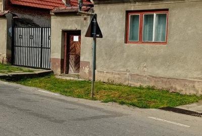 Casă cu 3 camere cu Teren 2500 Mp în Pianu - 1