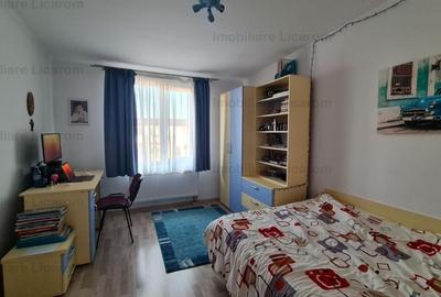 Duplex Sanpetru P+E,5 camere,teren 375 mp,260000 euro Duplex Sanpetru P+E,5 camere,teren 375 mp,260000 euro - 3