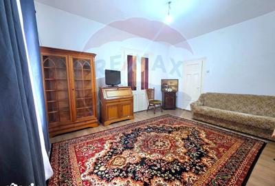 Casă cu 2 camere decomandat cu Teren 102 Mp în Ultracentral