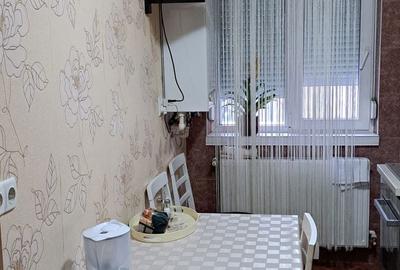 Apartament cu 3 camere decomandat în Exterior Vest - 2