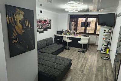 Apartament cu 3 camere decomandat în Central - 1
