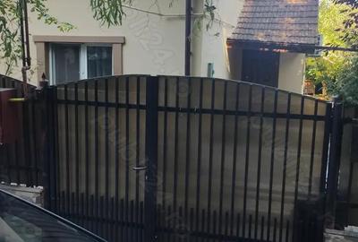 Proprietar inchiriez apartament la casa - 1