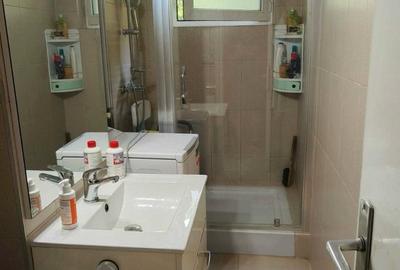 3 camere .. Spitalul Judetean .. etaj 2 .. 95.000 euro