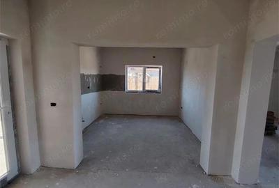 Casă cu Teren 375 Mp în Moșnița Veche