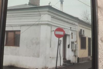 Apartament cu 2 camere nedecomandat în Central