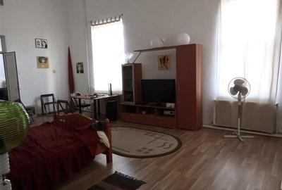 Casă individuală cu 12 camere cu Teren 629 Mp în Tineretului - 16