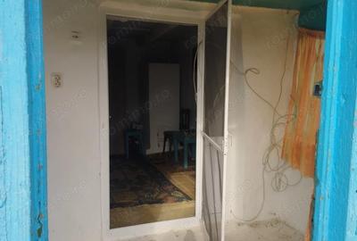 Casă cu 2 camere cu Teren 2500 Mp în Central - 2