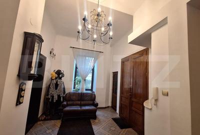 Apartament de vanzare, cu 4 camere, 125 mp, zona P-ta Romani
