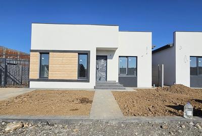 Casă cu 4 camere în Berceni