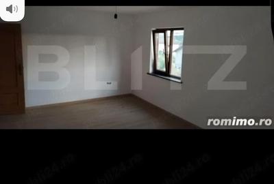 Casă cu Teren 215 Mp în Central