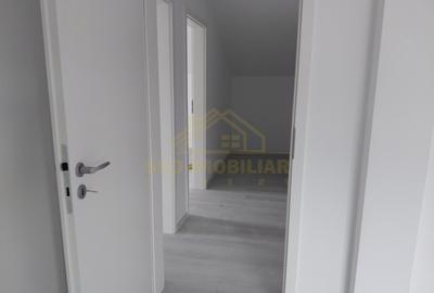 Duplex cu 7 camere cu Canalizare în Central - 14
