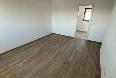 Apartament cu 3 camere în Ciurea