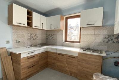 Apartament la casa, 3 camere, 38 mp, zona Salii Polivalente