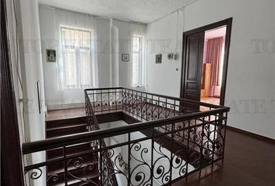 Apartament cu 4 camere  de vanzare, Ultracentral,  Kogalniceanu, curte si pod Apartament cu 4 camere  de vanzare, Ultracentral,  Kogalniceanu, curte si pod - 3