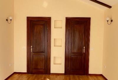 Casă în stil mediteranean, plină de lumină și farmec, cu grădină frumoasă Casă în stil mediteranean, plină de lumină și farmec, cu grădină frumoasă - 10