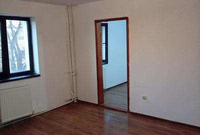 Apartament cu 3 camere semidecomandat în Neptun - 1