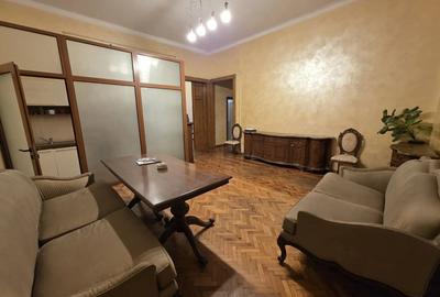 Apartament cu 3 camere semidecomandat în Ultracentral