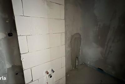 Apartament cu 3 camere semidecomandat în Central - 3