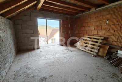 Casă cu 5 camere cu Teren 250 Mp în Central - 9