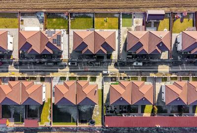 Casă individuală cu 4 camere cu Canalizare în Central - 32