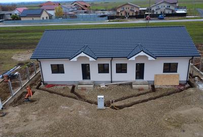 Duplex cu 3 camere cu Canalizare în Bucovăț (Remetea Mare) - 1