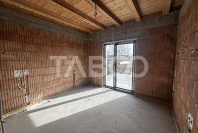 Casa individuala cu 4 camere 2 bai  - 500 mp teren 2 terase carport - 6