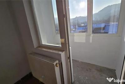 Apartament cu 3 camere semidecomandat în Molid - 13