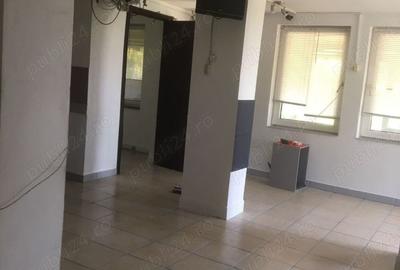Proprietar ofera casa de vanzare ?i spa?iu comercial - 6