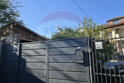 Casă / Vilă cu 5 camere de vânzare în zona George Enescu - 1