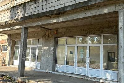 Spațiu comercial, de 2,600 mp, în Central - 8