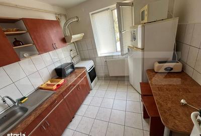 Apartament cu 3 camere decomandat în Micro 9 - 2