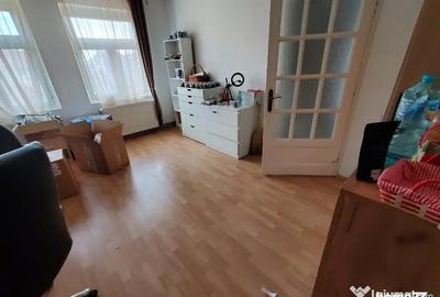 Casă cu 7 camere cu Teren 100 Mp în Aradul Nou - 2