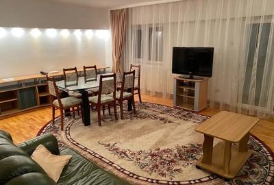 Apartament cu 3 camere decomandat în Stadion