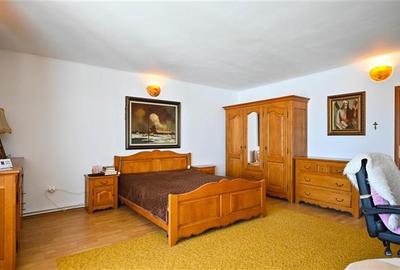 Duplex cu 13 camere cu Canalizare în Central - 14