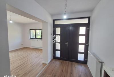 Casă cu 6 camere cu Teren 500 Mp în Păcurari