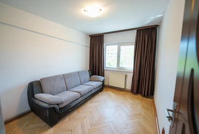 Apartament cu 3 camere decomandat în Central - 1