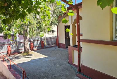 Casă cu 3 camere cu Canalizare în Central - 3