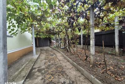 Casă cu 4 camere cu Teren 930 Mp în Central