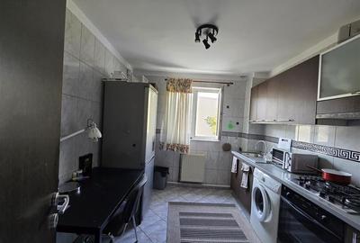Apartament cu trei camere zona centrala - 2