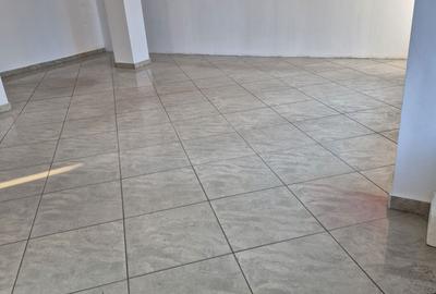 Spațiu comercial, de 104 mp, în Central - 5