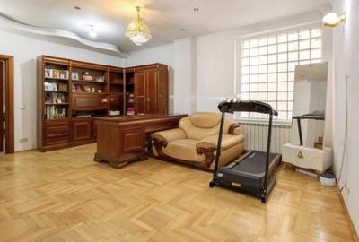 Casa individuala / Spatiu comercial / Clinica | 450 mp, curte proprie | Baicului - 9